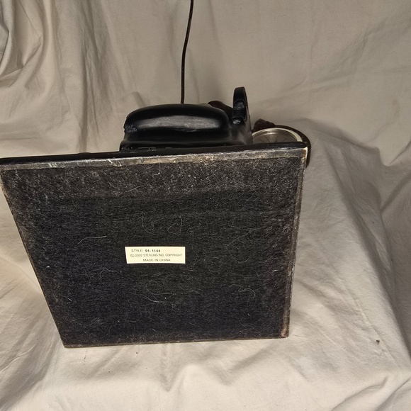 Frog Prince Figure With Clock - Picture 10 of 10